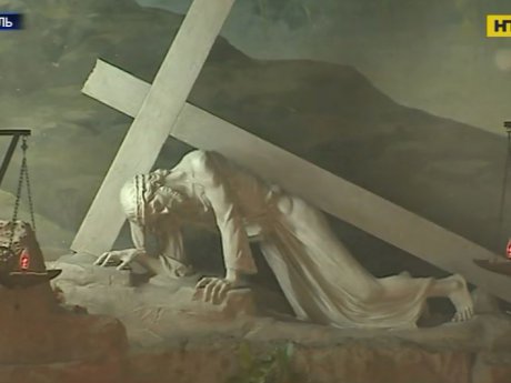 У Страсну п'ятницю православні згадують страждання і смерть Ісуса Христа