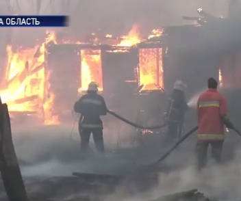 Третій тиждень гасять пожежу в зоні відчуження, поблизу Чорнобильської АЕС