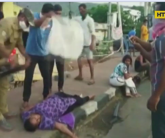 9 людей загинули і тисячі постраждали внаслідок витікання газу на хімзаводі в Індії