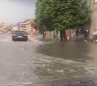 Закарпатье заливает дождями: за 15 минут в Мукачево выпала месячная норма осадков