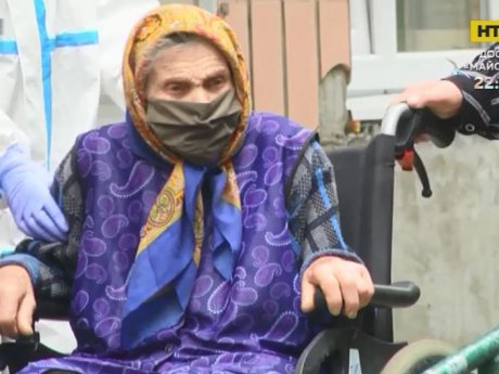 В Ровно 91-летняя женщина поборола коронавирус и стала уникальной пациенткой