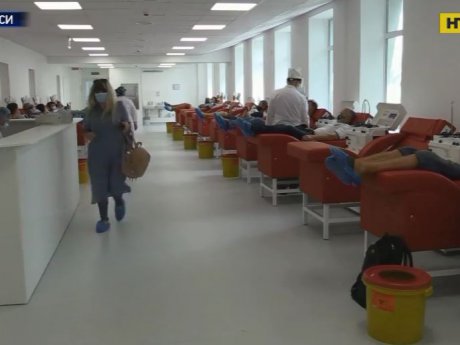У Черкаському обласному центрі служби крові пропонують безкоштовно пройти ІФА-тестування