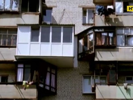 Почему украинцы собирают хлам на балконах