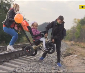 Мешканці Черкас  вимушені  ходити через залізничні колії