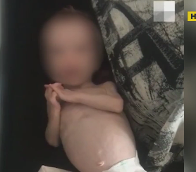 В России женщина родила дочь и полгода морила ее голодом и прятала в шкафу