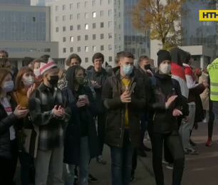 Во время протестов в Беларуси задержали более 330 человек