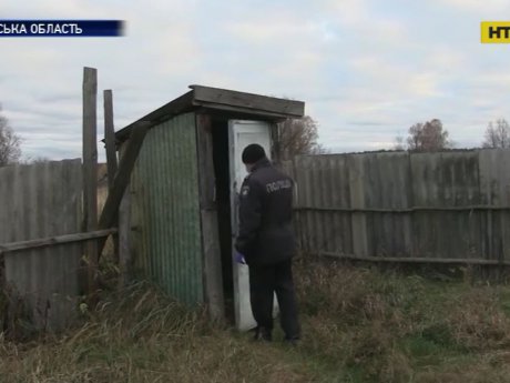 Женщина покинула младенца в выгребной яме на Сумщине