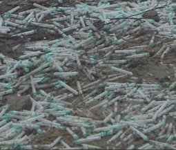 Кілька тонн голок та шприців викинули на стихійний смітник на Дніпропетровщині