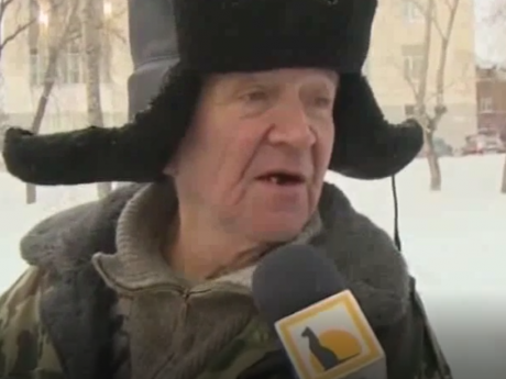 Дворник из Томска стал звездой соцсетей после блиц-интервью местному телеканалу накануне Дня святого Валентина
