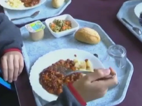 Во Франции разгорелся государственный скандал из-за питания в школах