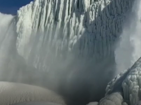В США почти замерз Ниагарский водопад