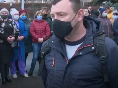 У Миколаєві лікарі вийшли на протест, бо за свою працю не отримали достатньо коштів