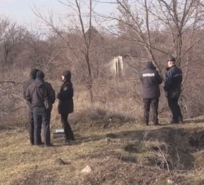 На Днепропетровщине расследуют загадочную смерть мужчины, тело которого разорвали собаки