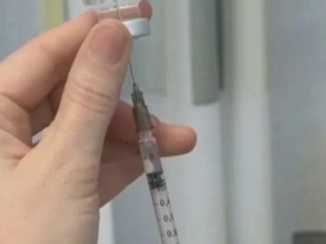 Двенадцать прививок против коронавируса из ампулы на десять доз научилась делать медсестра из Финляндии