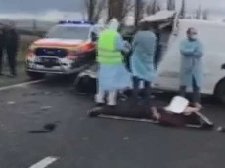 Автобус, який віз померлих від коронавірусу, потрапив у жахливу ДТП на Миколаївщині