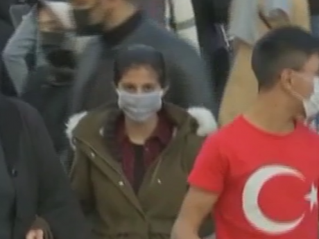 Жителей Турции на три с половиной дня закрыли дома