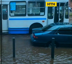 В Днепре из-за длительных мощных ливней затоплено 500 домов