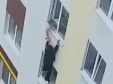 В Ковеле на Волыни вор выпрыгнул из окна 4 этажа после неудачной попытки обчистить квартиру