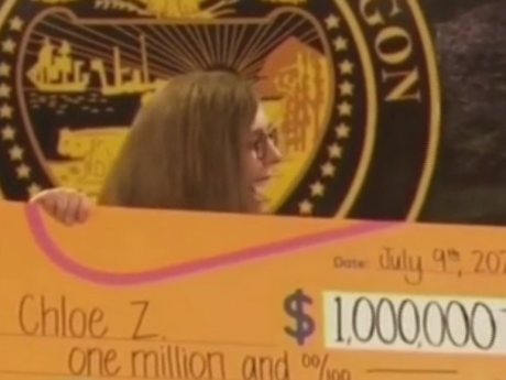 Мільйон доларів у лотерею виграла американська студентка, завдяки вакцинації проти коронавірусу