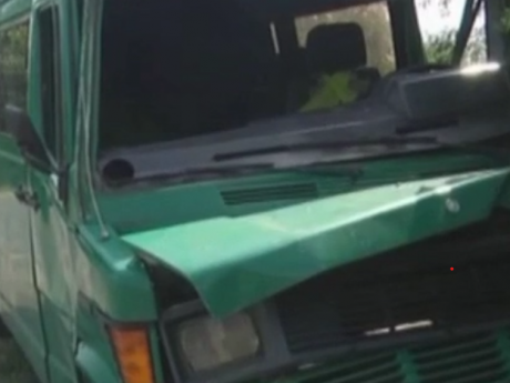 Некерована вантажівка розтрощила чи не половину подвір'я селян на Рівненщині