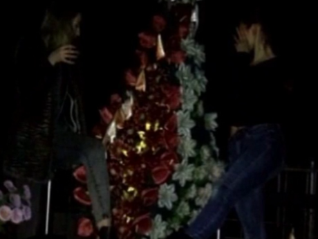 В Киеве накажут родителей девушек, которые устроили танцы на могилах