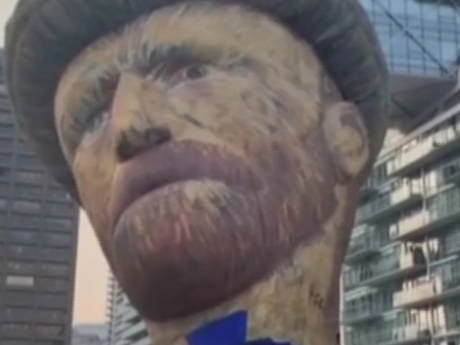Гігантська повітряна куля у вигляді голови легендарного Ван Гога здійнялася над Торонто