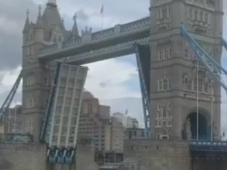 В Лондоне сломался знаменитый Тауэрский мост
