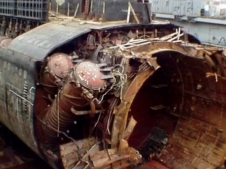 В этот день двадцать один год назад затонула подводная лодка "Курск"