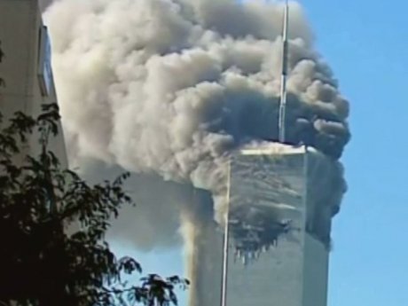 У США в ці хвилини поіменно згадують кожну жертву найкривавішого теракту, який стався рівно двадцять років тому