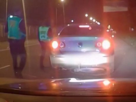 В Сумах пьяный водитель легковушки сам остановил патрульных, якобы с просьбой о помощи