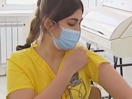 Для профілактики папіломи-вірусу в Києві тепер дівчаткам безкоштовно роблять щеплення в лікарнях