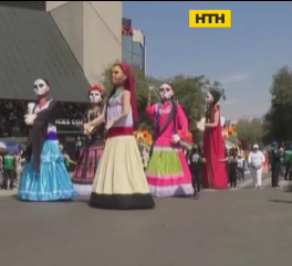 Мир отметил Хэллоуин массовыми парадами и костюмированными вечеринками
