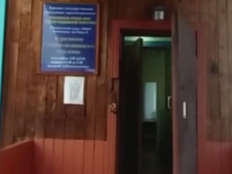 У Росії п'яний чоловік пошматував ножем мертві тіла у морзі