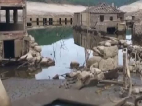 В Испании из-под воды появилась деревня, которую затопили 29 лет назад