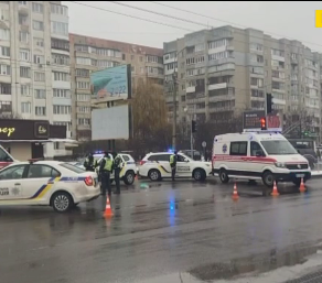 У Луцьку підліток на машині батьків тікав від патрульних та в'їхав у натовп людей