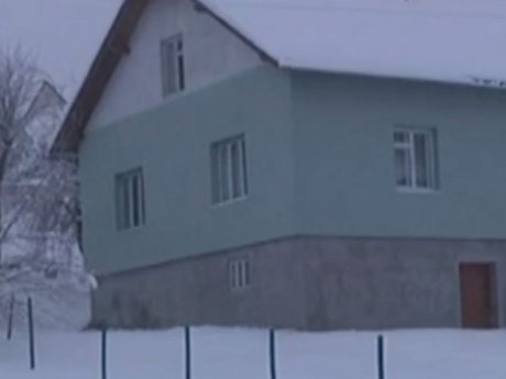 На Львовщине псевдокоммунальщица, якобы пришедшая проверить показатели газового счетчика, набросилась на владельца дома 79-летнего пенсионера