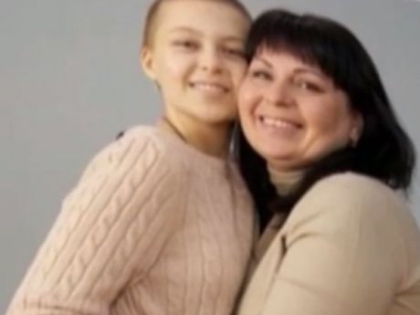 В помощи небезразличных украинцев нуждается 17-летняя Юлия Акименко из Луганщины