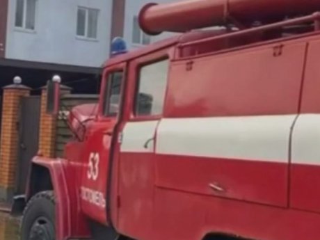 Масштабный пожар бушевал утром в Вышгороде под Киевом
