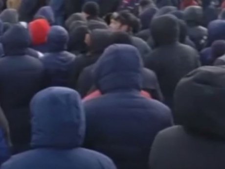 В МВД Казахстана заявили, что среди полицейских, охранявших государственные объекты от митингующих, есть первые жертвы