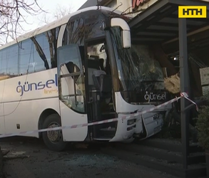 В Одессе водитель рейсового автобуса, в котором было полно людей, потерял сознание прямо за рулем