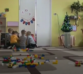 Під ковдрою й в одязі сплять малюки у дитячих садках на Львівщині