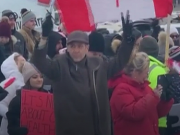 У Канаді перекривають дороги і влаштовують масові протести через ковідні обмеження